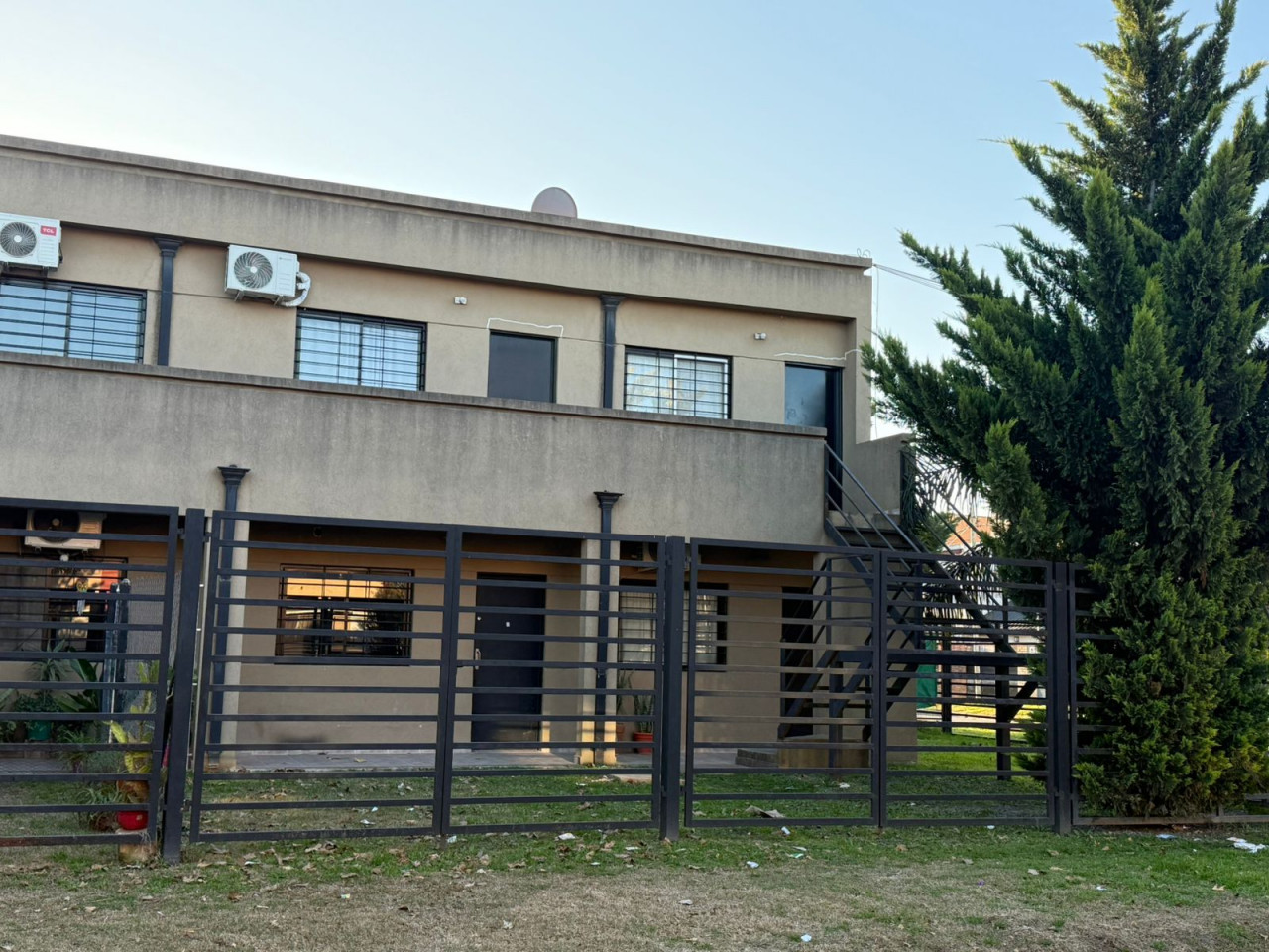 Venta de departamento de 2 ambientes c/cochera y patio- San Miguel