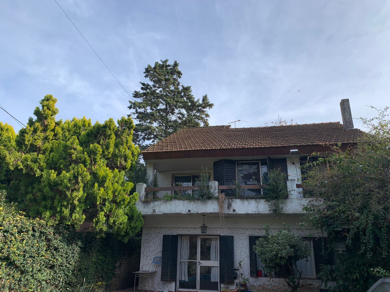 Casa en Bella Vista a reciclar. ¡Oportunidad única en Bella Vista! Casa de 7 ambientes a reciclar con excelente ubicación y 160 m² cubiertos.