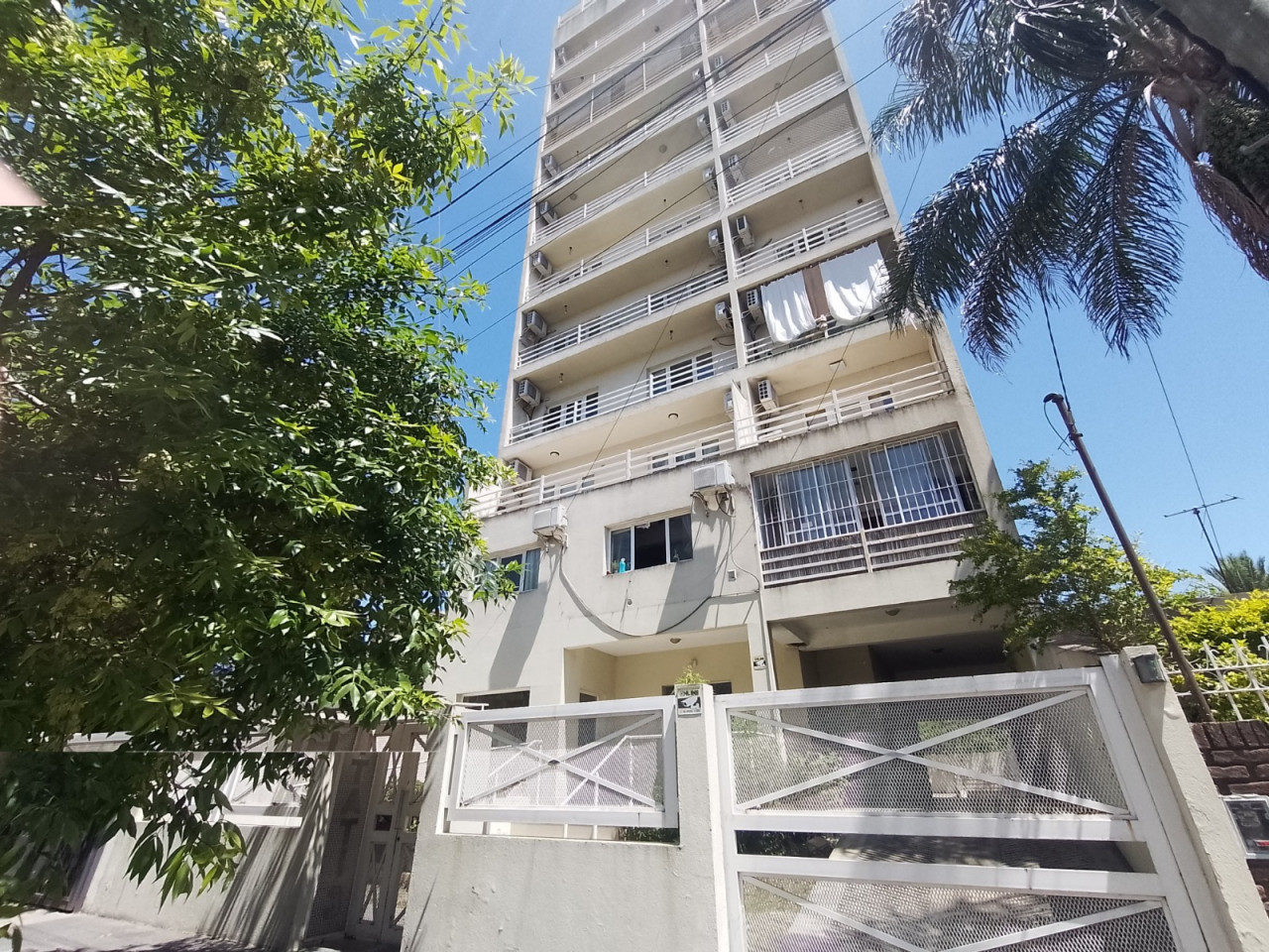 Monoambiente en planta baja de edificio en San Miguel Centro