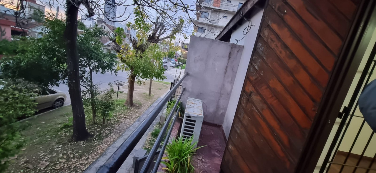 Duplex 2 ambientes con patio y balcon en centro de san Miguel
