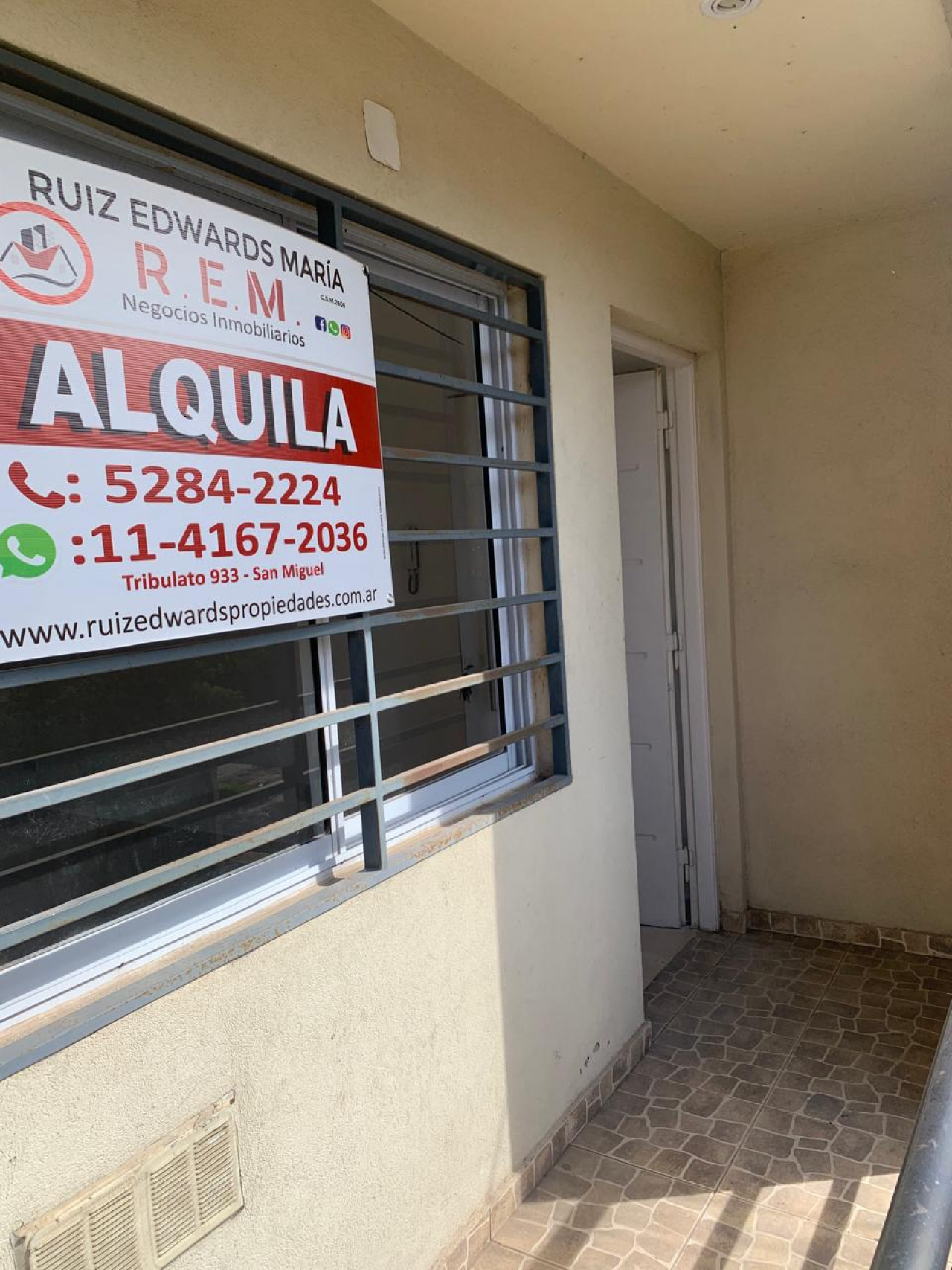 DEPARTAMENTO 2 AMB, PLANTA ALTA CON COCHERA