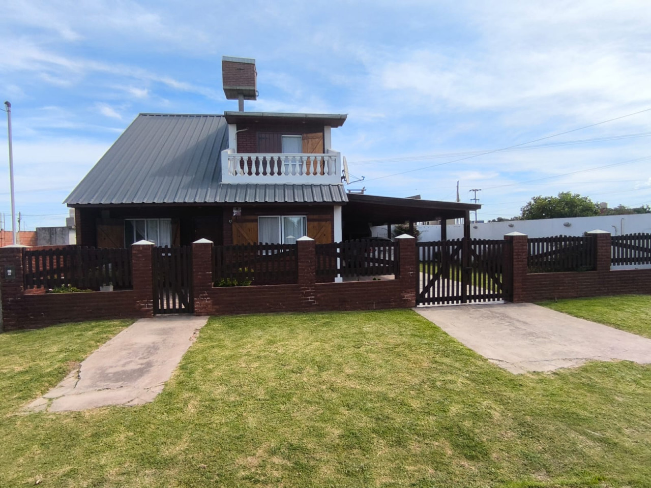 CASA 4 AMBIENTES BARRIO ATLÁNTIDA SANTA CLARA
