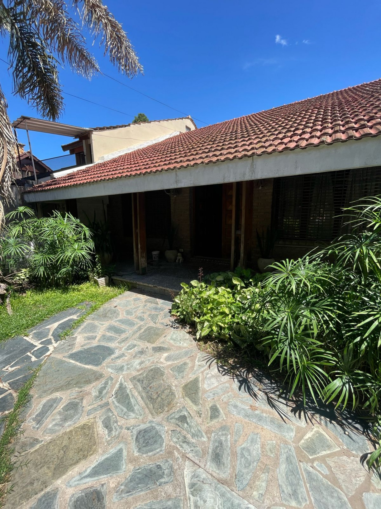 CASA CON JARDIN - SARGENTO CABRAL AL 100 - SAN MIGUEL